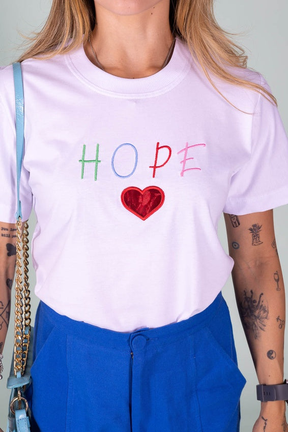 Tshirt Bordada Hope Coração